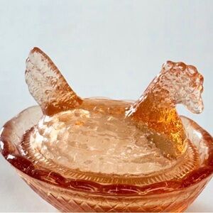 Source Unknown Amber Glass hen on nest
